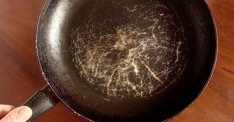 Bahaya Guna Kuali Non Stick Bercalar, Jangan Sayang Nak Buang