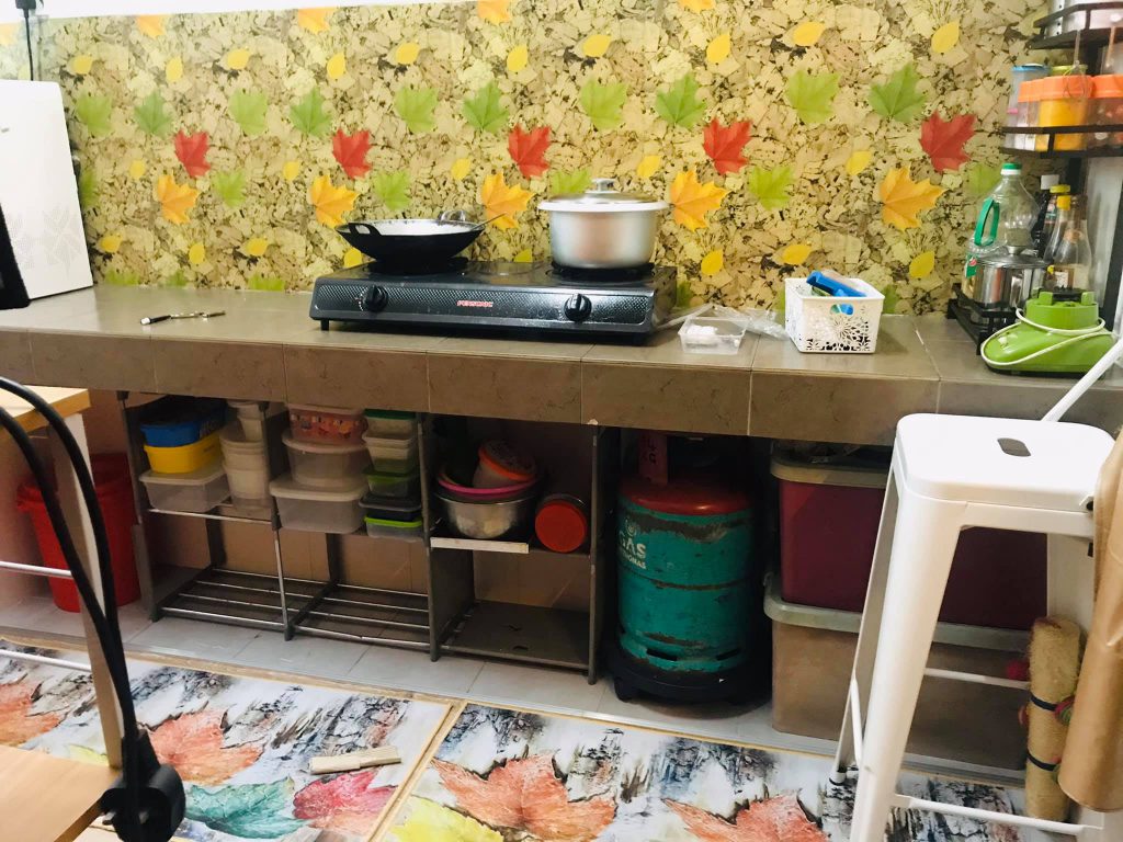 DIY Mudah Pintu Bawah Table Top Dapur, Tak Perlu Guna Langsir. Lagi