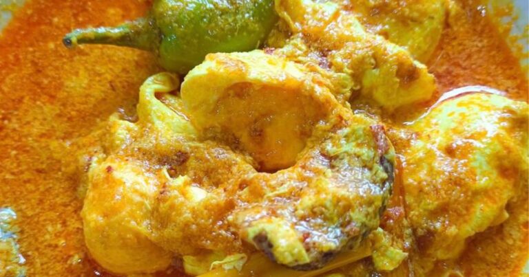 Buat Gulai Kunyit Telur Ayam Cara Orang Pantai Timur. Guna Cuka Supaya Telur Masak Cantik Tak Pecah
