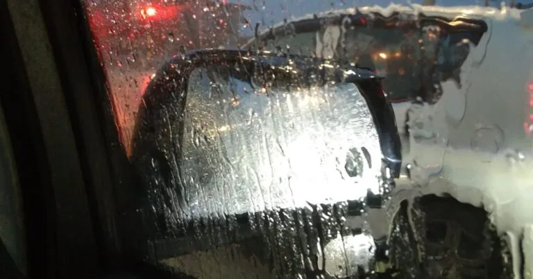 Atasi Masalah Side Mirror Kereta Kabur Waktu Hujan, Lelaki Ini Kongsi Caranya