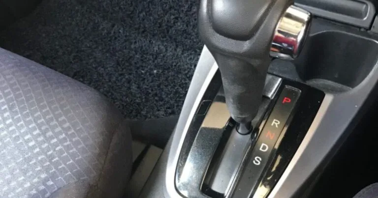 Ramai Salah Buat, Ini Cara Betul Masukkan Gear Kereta Auto Ketika Parking