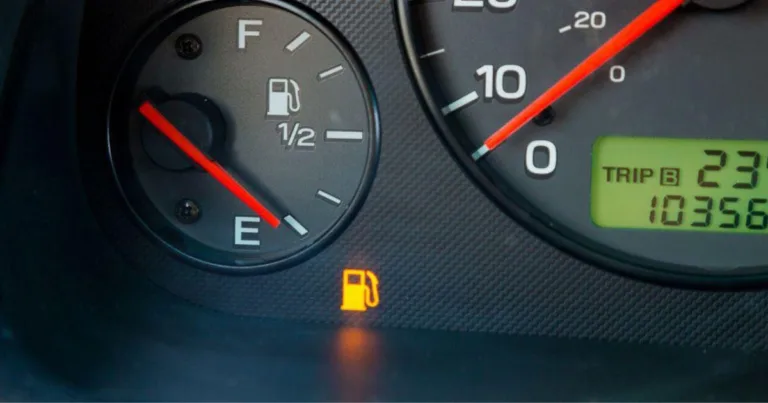 Jangan Selalu Biar Lampu ‘Fuel Low’ Menyala, Ada Bahaya Menanti