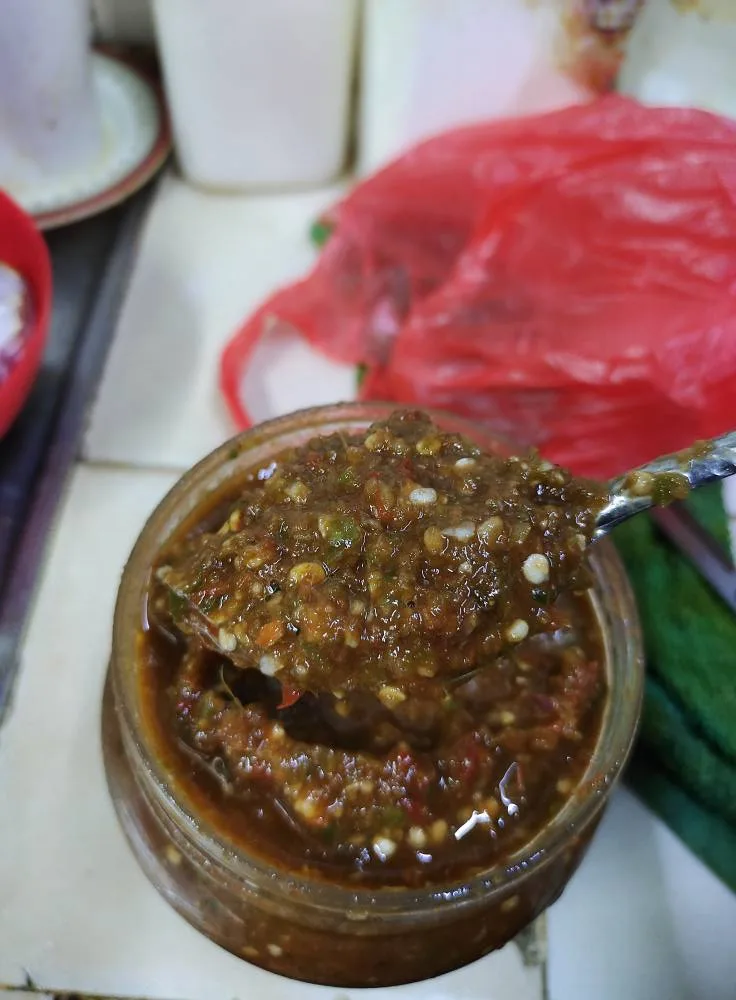 Cara Buat Sambal Belacan ‘Power’. Ceduk Sekali Memang Tak Cukup, Perkongsian Peniaga Nasi Berlauk