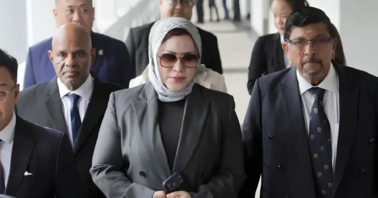 Zizie Izette Dilepas Dan Dibebaskan Daripada Tiga Pertuduhan Subahat Rasuah RM2.8 Juta