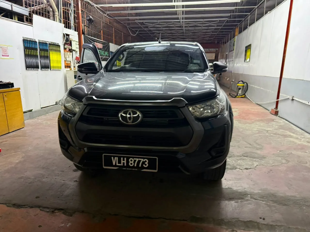 Lelaki Pakistan Ditahan, Hilux Guna Logo Imigresen dan Lampu Mata Arah Jadi Perhatian 10 Lelaki Pakistan Ditahan, Hilux Guna Logo Imigresen dan Lampu Mata Arah Jadi Perhatian