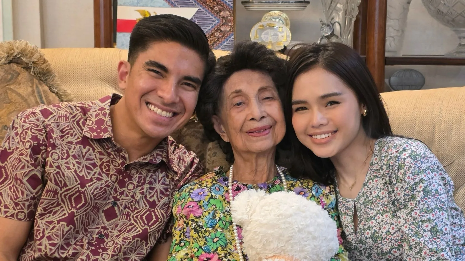 Dua Jam Terakhir Bersama Tun Dr Siti Hasmah Kini Jadi Kenangan Paling Bermakna Buat Syed Saddiq dan Bella