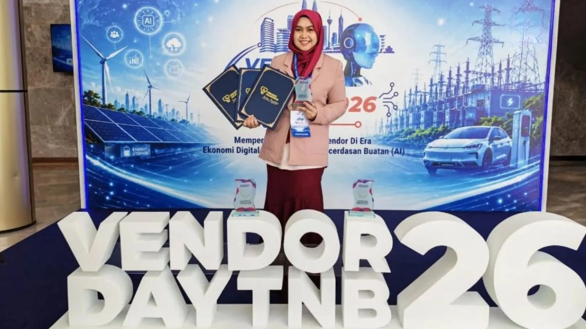 Wan Faziati, ‘Srikandi Solar’ Buka Jalan Untuk Bakat Muda & Wanita Dalam Industri Tenaga Boleh Baharu 2 Wan Faziati, ‘Srikandi Solar’ Buka Jalan Untuk Bakat Muda & Wanita Dalam Industri Tenaga Boleh Baharu