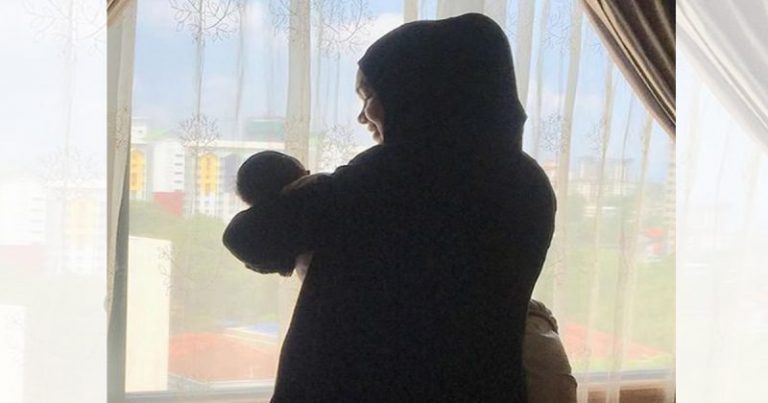 Sebak Lihat Foto Datuk Siti Akhirnya Dapat Rangkul Bayi Sendiri, Selepas Pelbagai Dugaan Dan Pengorbanan Yang Dilalui