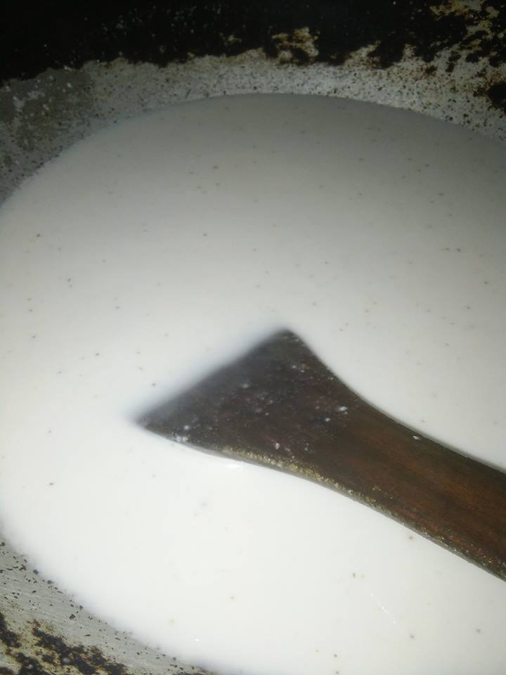 Cara Paling Mudah Buat Tepung Pelita. Tak Perlu Kukus, Masak Tuang Terus Dalam Bekas