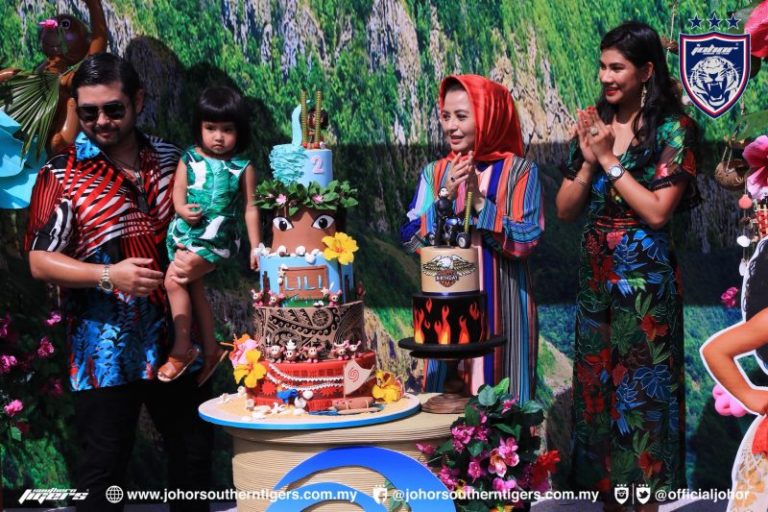 Majlis Hari Jadi Puteri TMJ,  YAM Tunku Khalsom Aminah Sofiah Tarik Perhatian. Lain Dari Yang Lain