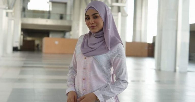 Selalu Pakai Mekap dan Berada di Bawah Panas Matahari, Uyaina Arshad Kongsi Rahsia Jaga Kulit Wajah